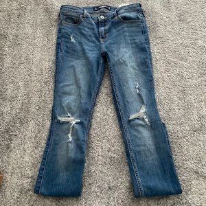 Skinny jeans with rips